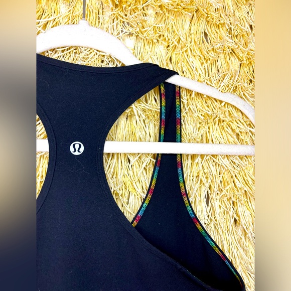 Lululemon💎PRISTINE💎Vintage Cool Racerback- RARE rainbow seams/thread✨Black✨6 - Picture 8 of 14